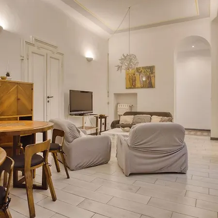 Joivy Wonderful Apt Next To Sforzesco Castle Appartement Milaan